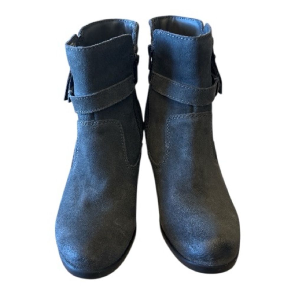 Earth Origins Tori Gray Leather Stylish Women's Ankle Boots